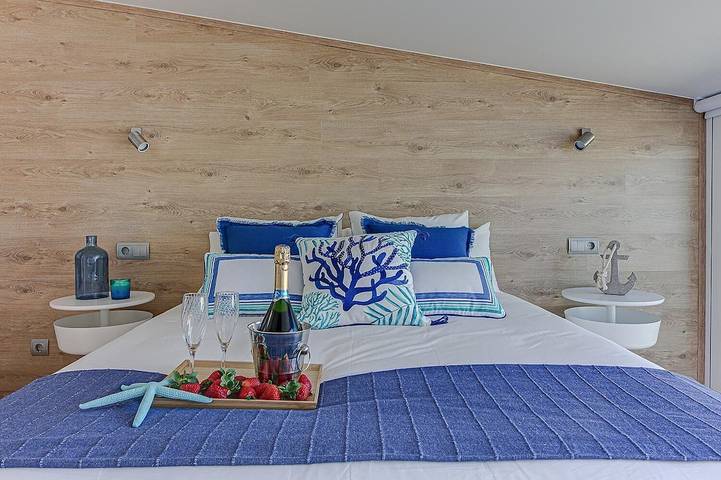 Appartement entier, In Caión: Attic-Suite with 2 terraces and Jacuzzi on the seafront in Caión, Laracha