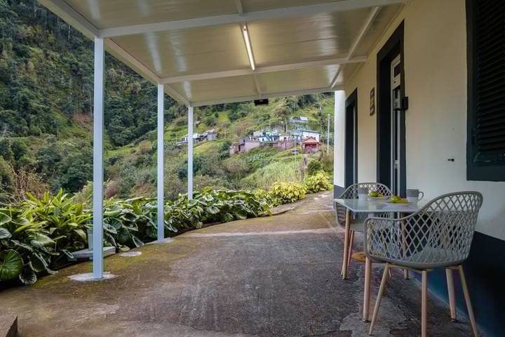 Entire apartment, Casa do Gambão A in Machico in Madeira