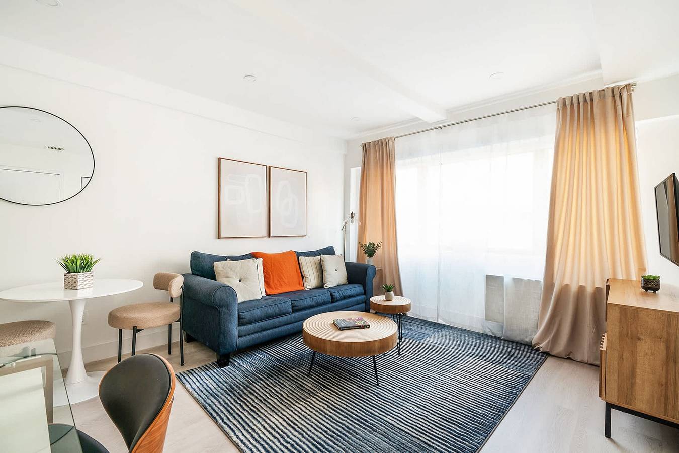 Entire apartment, 809-2A Gorgeous 1Br New W D Modern Best Location in Manhattan, New York City