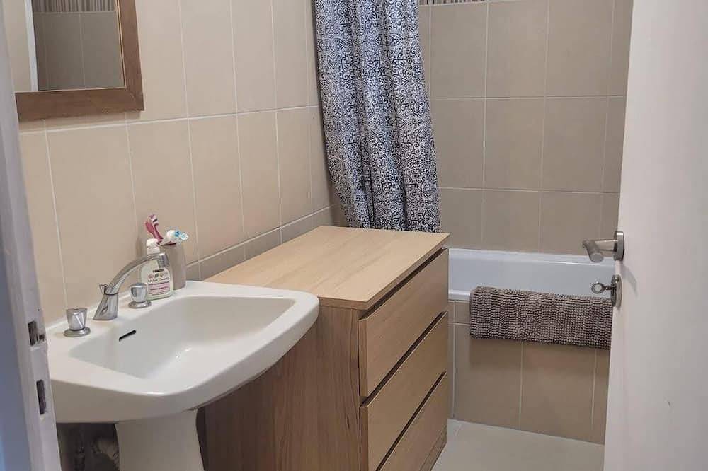 Ganze Wohnung, Large bright apartment - beside park. in Perpignan, Côte d'Améthyste