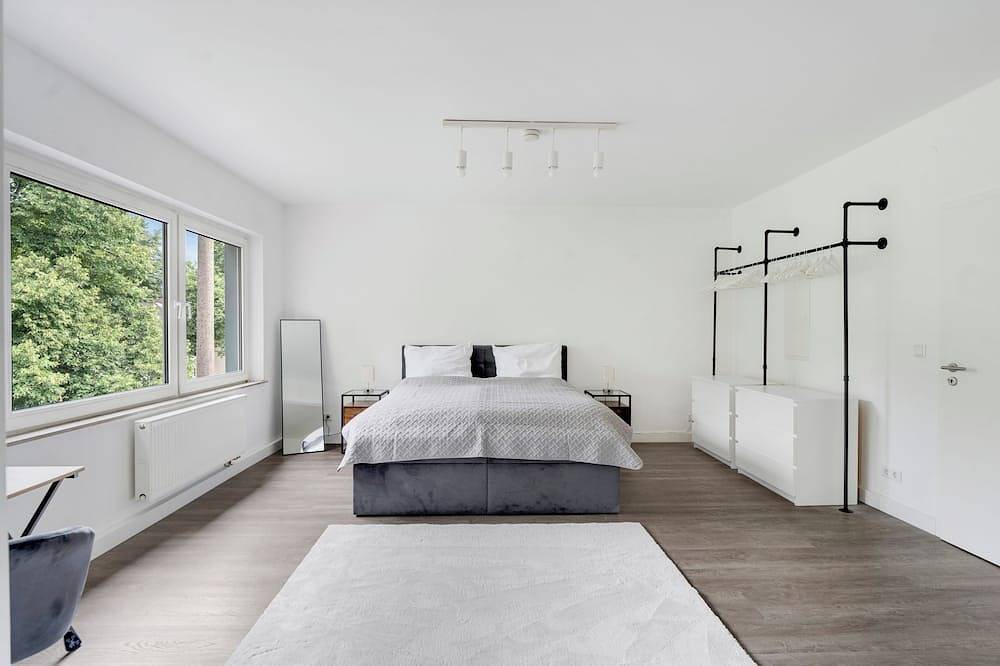 Entire apartment, Design Apartment 95m² | A3 Cgn & Dus| balcony in Leverkusen, Bergisch region