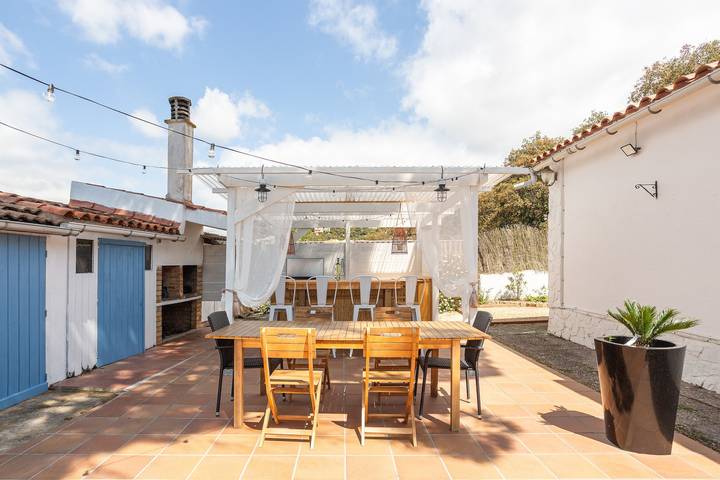 Casa de vacaciones con piscina privada, terraza y Wi-Fi in Aiguaviva Parc, Vidreras