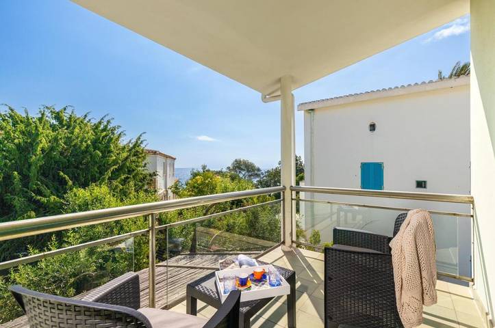 Ferienhaus für 6 Personen, mit Ausblick und Terrasse sowie Garten, mit Haustier in Santa Maria Navarrese