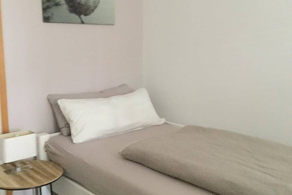 Ganze Wohnung, Fewo Am Blütenhang Nenzingen in Orsingen-Nenzingen, Landkreis Konstanz