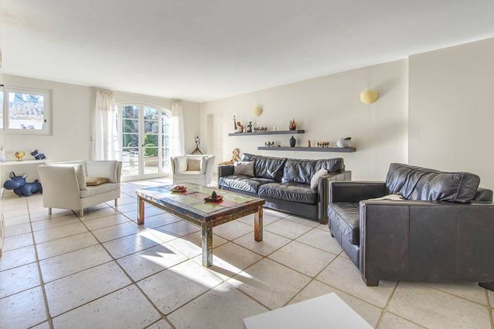 Location de vacances pour 10 personnes, avec jardin ainsi que terrasse et sauna à Eygalières - 4