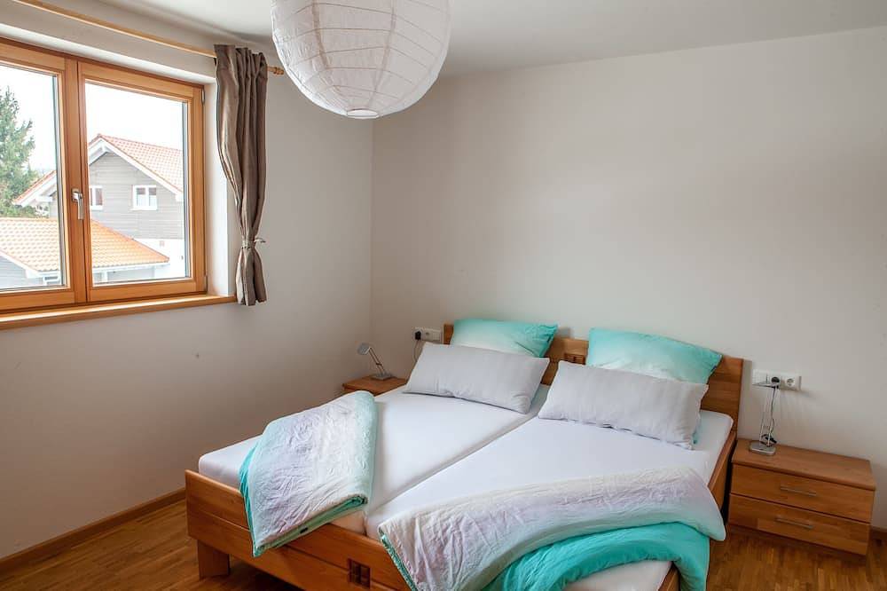 Neubau-komfortable Ferienwohnung mit Dachterrasse in Rückholz, Bayerisch Schwaben