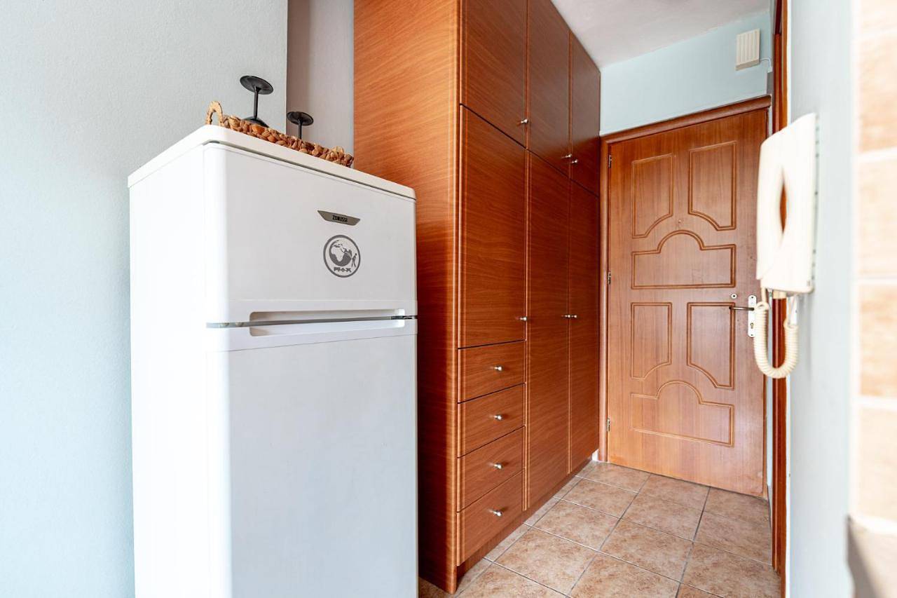 Appartement entier, Eagle's Nest - 'Bella' studio flat in Kouloura, Aigio