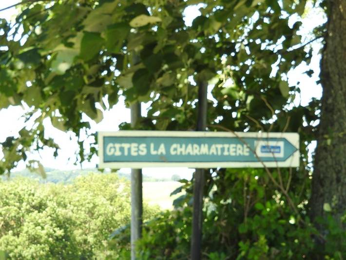 Location de vacances pour 4 personnes, avec Terrasse ainsi que Jardin et Vue à Haute-Rivoire