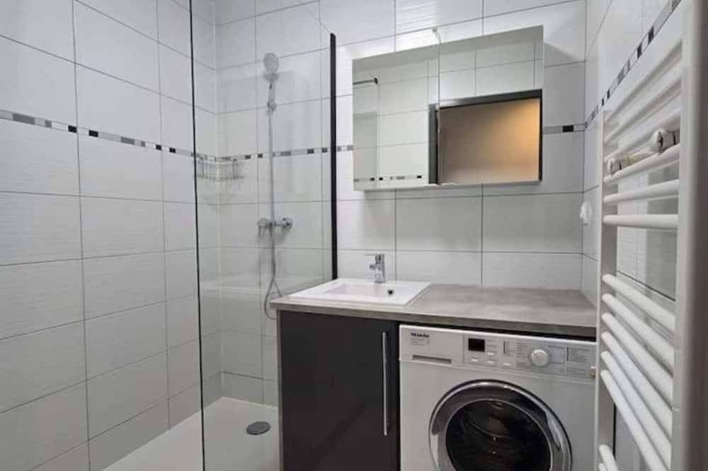 Entire apartment, Le Contemporain in Annemasse, Saint-Julien-en-Genevois region