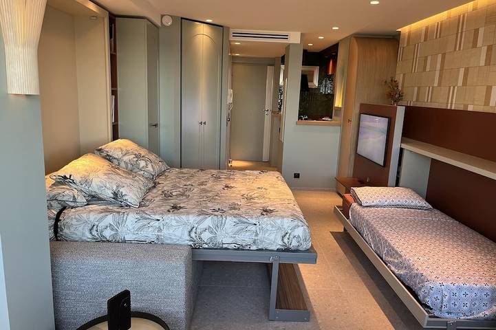 Apartamento entero, Luxury Waterfront Apartment On The Côte D'Azur in Saint-Laurent-du-Var, Costa mediterránea (Francia)