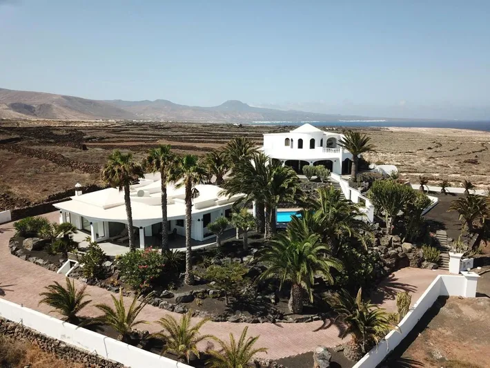 Chalet para 4 personas, con vistas y jardín además de piscina y vistas al lago - 1