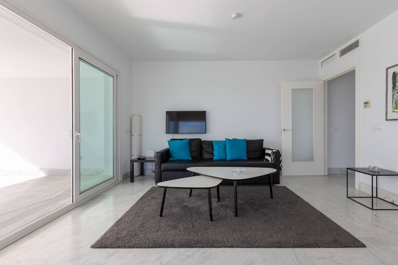 Appartement entier, Bel appartement avec terrasse ensoleillée, piscine et vue sur mer in Benalmadena Pueblo, Benalmádena