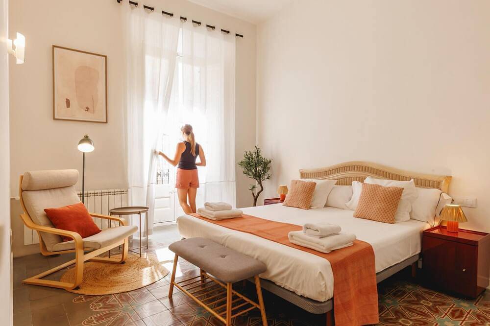 Appartamento intero, Bravissimo Ciutadans, comfortable and 4 bedrooms in Girona, Gironès