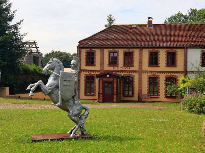 Ferienhaus für 8 Personen, mit Terrasse und Garten sowie Sauna in Kuhlen-Wendorf