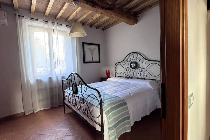 Leccino Honey Moon Haus mit Pool und Jacuzzi, AC, WIFI Bio-Küche Garten in Paciano, Perugia Provinz