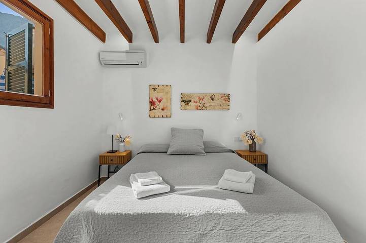 Can Mayol, beautiful, newly refurbished village house at few steps from centre. in Fornalutx, Mallorca Oeste