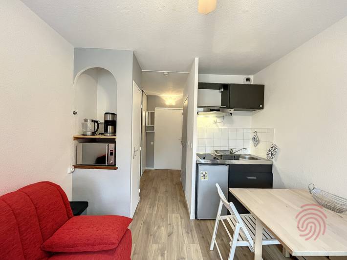 Appartement entier, Appartement F2 avec balcon, proche des Thermes à Lamalou-les-Bains, Animaux Acceptés, Parking Gratuit in Lamalou-les-Bains, Région de Béziers