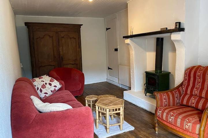 Charming house in a peaceful setting very close to Lac de Vassivière in Nedde, Limoges und Umgebung