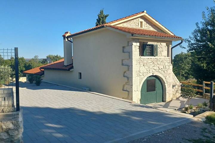 Ferienhaus für 5 Personen, mit Balkon und Garten