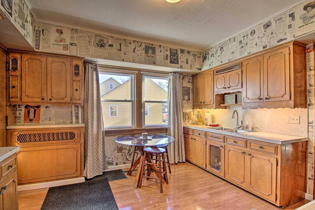 Cozy Appleton Getaway w/ Screened-In Porch + Yard! in Swift County