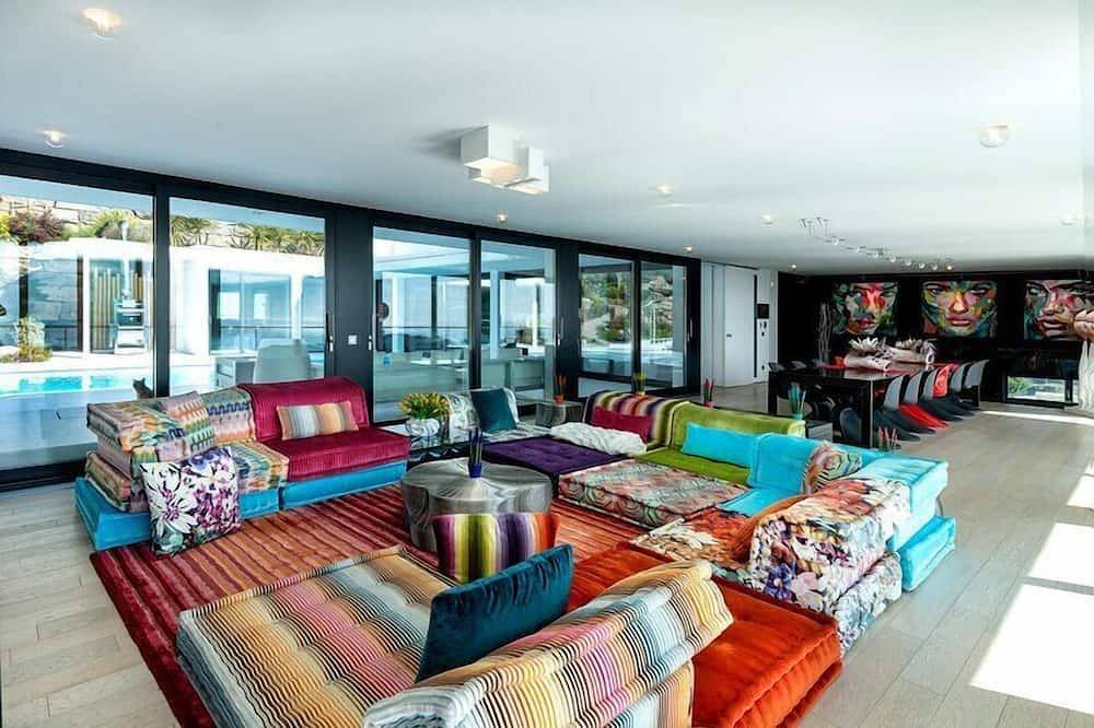 Ibiza-Stil in Barcelona in Badalona, Costa del Maresme