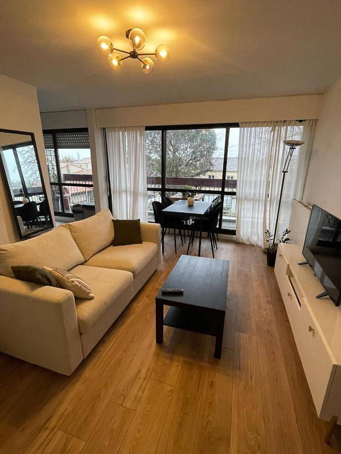 Appartement entier, One-Bedroom Apartment in Talence, Région de Bordeaux