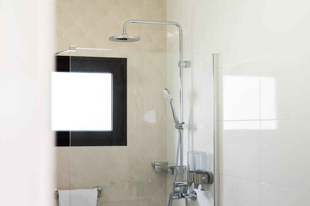 Delmar Natur - Mero in Charco del Palo, Haría