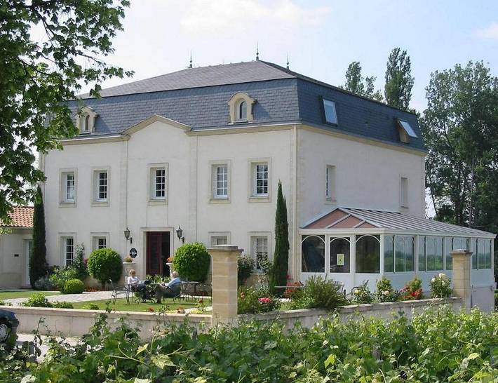 Hôtel pour 2 personnes, avec piscine ainsi que jardin et terrasse dans Margaux-Cantenac - 2