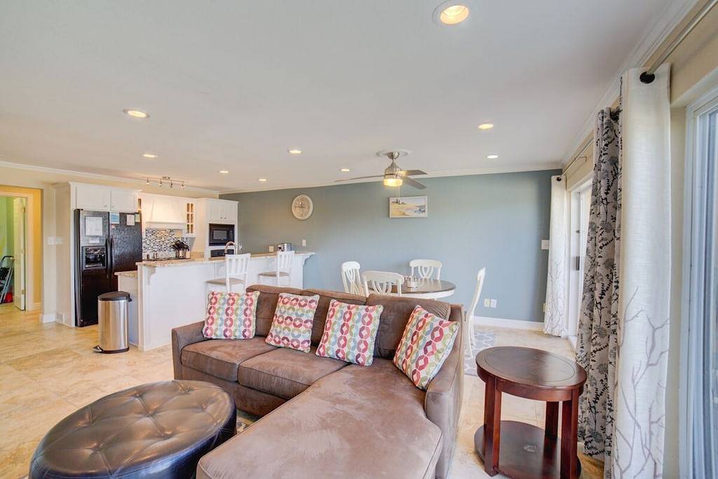 Fabelhafte, kürzlich renovierte Stadtwohnung mit Blick auf den Golf in Pensacola Beach, Emerald Coast