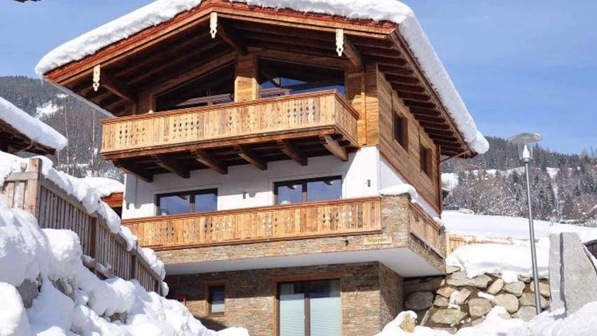Chalet für 11 Personen, mit Sauna und Balkon sowie Pool in Neukirchen am Großvenediger