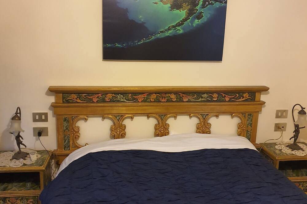 Entire apartment, Casa Vista Lago 154 Sqm2- bedroom apartment in peaceful Passignano Sul Trasimeno in Passignano sul Trasimeno, Lake Trasimeno