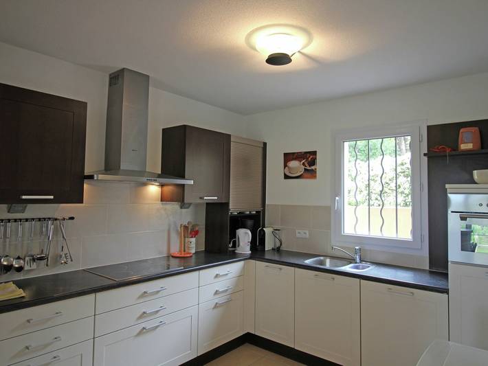 Location de vacances pour 6 personnes, avec jardin et piscine dans Plage de la Garonnette - 4