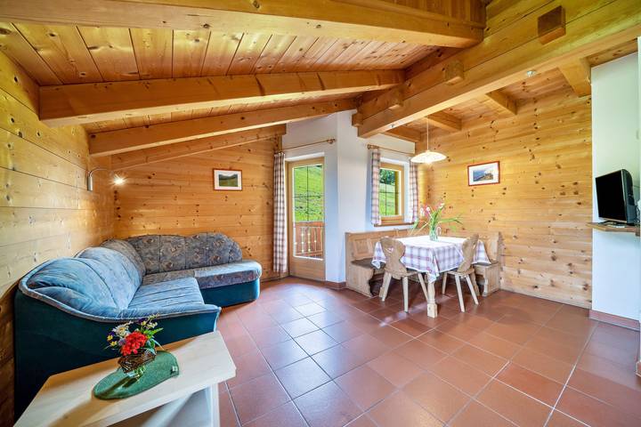 Ganze Wohnung, Ferienwohnung Marschalkhof "Ifingerblick" mit Bergblick, 3 Balkonen und Wlan in St. Pankraz, Ortleralpen