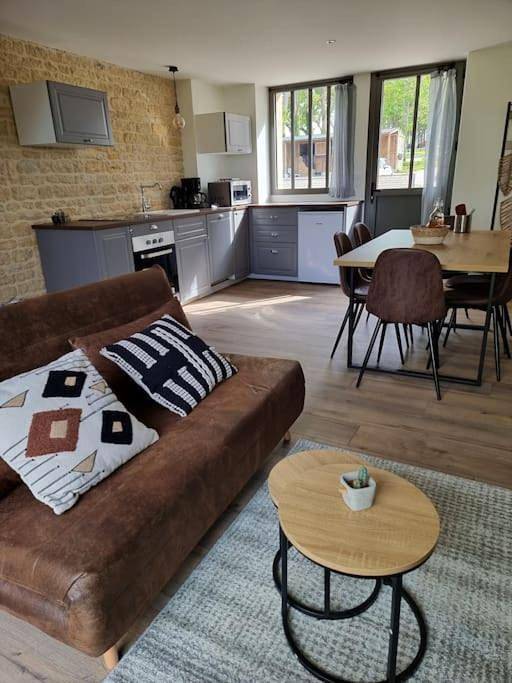 Location de vacances pour 5 personnes, avec piscine et jardin, adapté aux familles à Graye-sur-Mer - 4