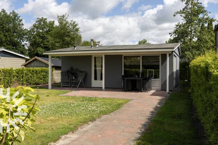 Bungalow für 6 Personen, mit Terrasse und Garten