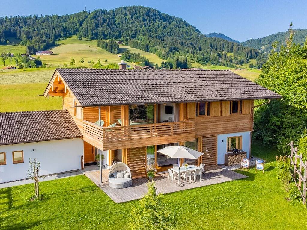 Hütte in Reit im Winkl mit Schwimmbecken in Reit im Winkl, Bayerische Alpen