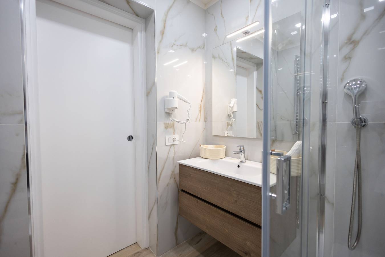 Hel leilighet, Ferieleilighet for 10 personer med jacuzzi in Palermo, Provinsen Palermo