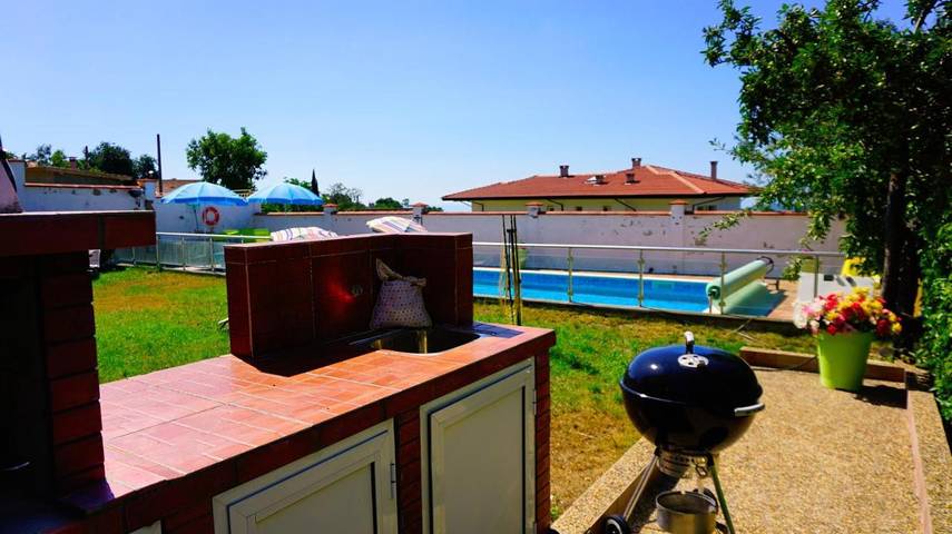 Location de vacances pour 8 personnes, avec Balcon et Terrasse ainsi que Jardin et Piscine à Varna (Bulgarie) - 3
