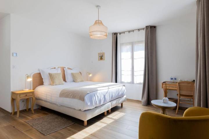 Hôtel pour 2 personnes, avec jardin et vue à La Roquebrussanne - 3