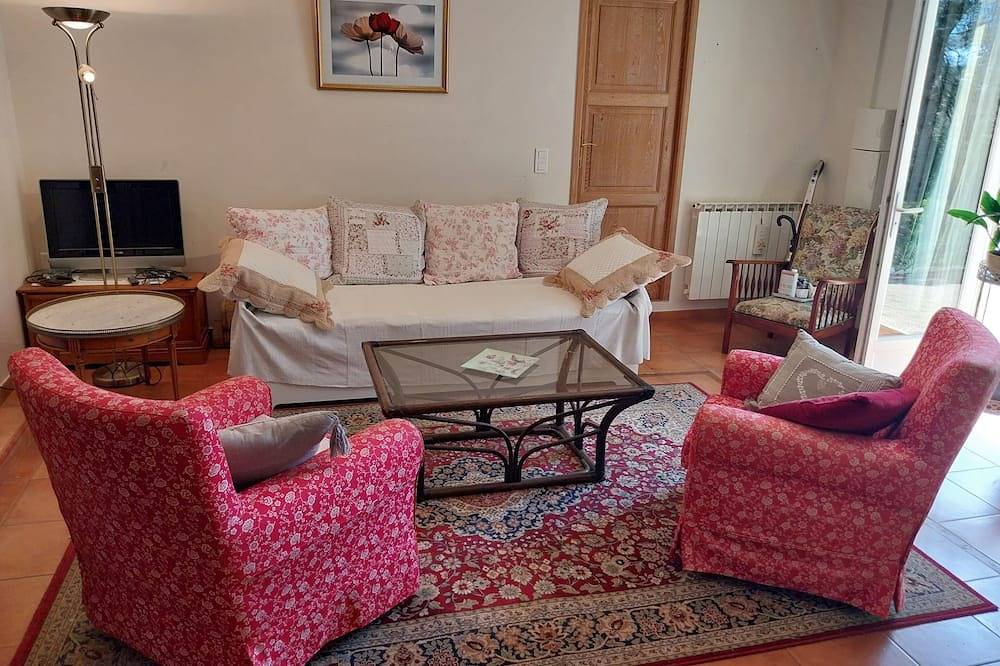 Appartement entier, Appartement en rdc de maison provençale avec accès indépendant Alpilles in Plan-d'Orgon, Région d'Arles