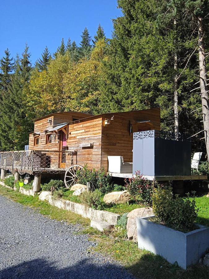 Location de vacances pour 4 personnes, avec vue et jardin, animaux acceptés à Champclause - 2