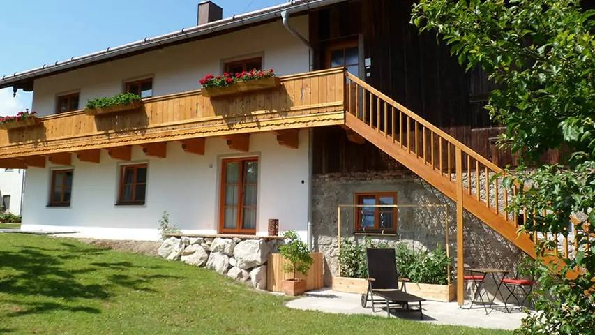 Ferienwohnung für 3 Personen, mit Garten im Chiemgau