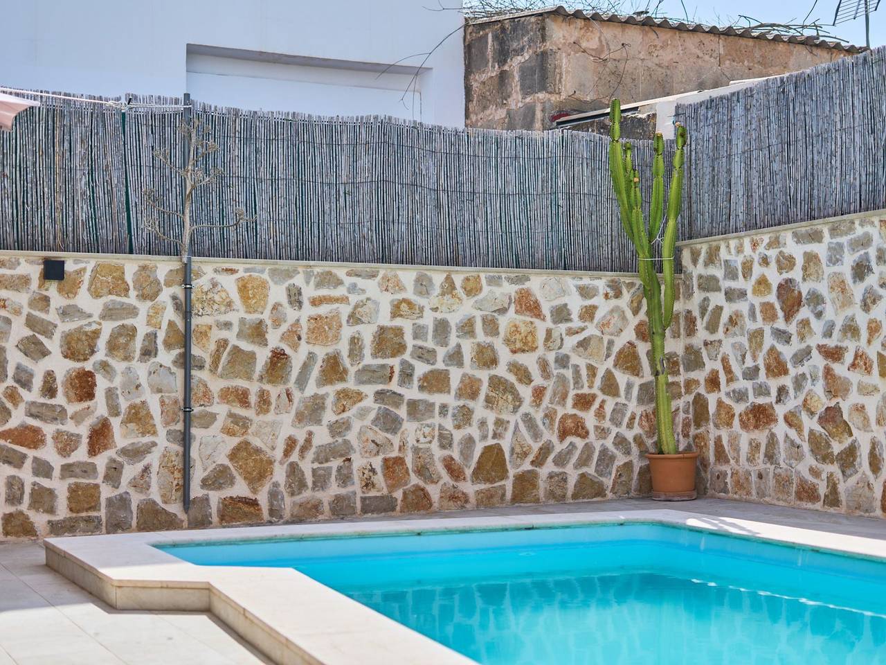 Peral Cas Concos in Cas Concos, Felanitx