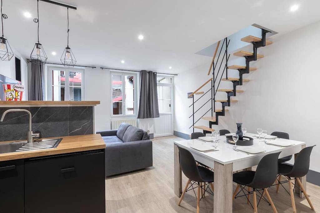 Appartement entier, Two-Bedroom Apartment in Pont-de-Vaux, Région de Bourg-en-Bresse