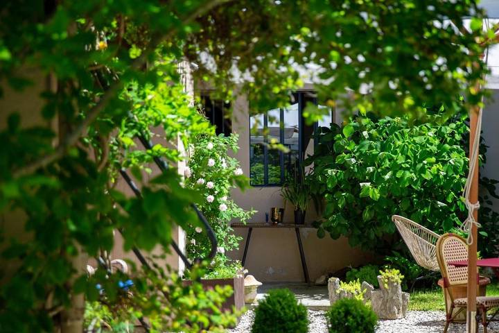 Location de vacances pour 4 personnes, avec jardin ainsi que vue et balcon à Le Pont-de-Beauvoisin - 2