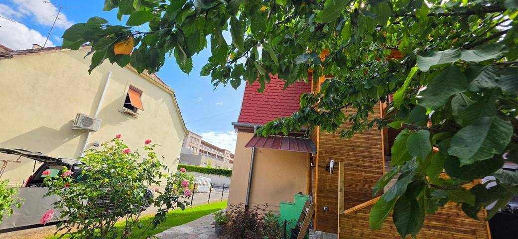 Ferienwohnung für 6 Personen, mit Terrasse und Garten sowie Ausblick