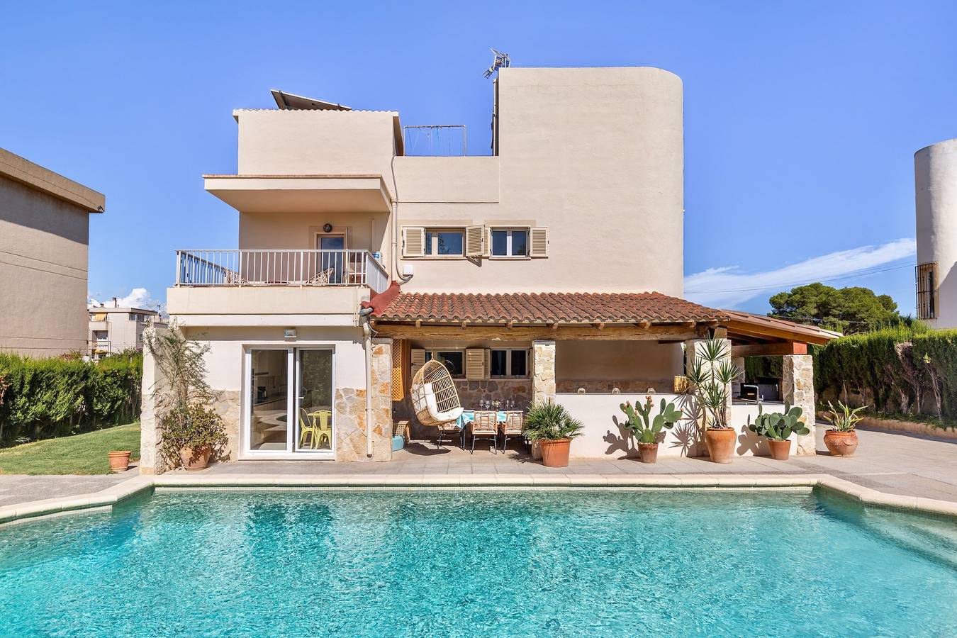 Maison de vacances 'Villa Santa Lucia' avec piscine privée, terrasses et Wi-Fi in Son Ferrer, Calvià