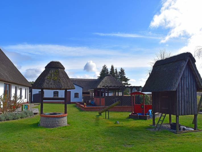 Ferienwohnung für 5 Personen, mit Terrasse und Garten in Alt Bukow