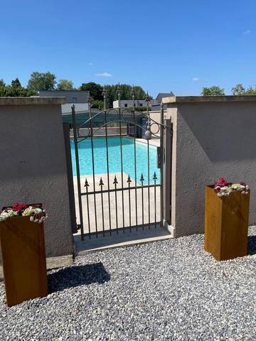 Maison de campagne pour 2 personnes, avec jardin et piscine à Mettet