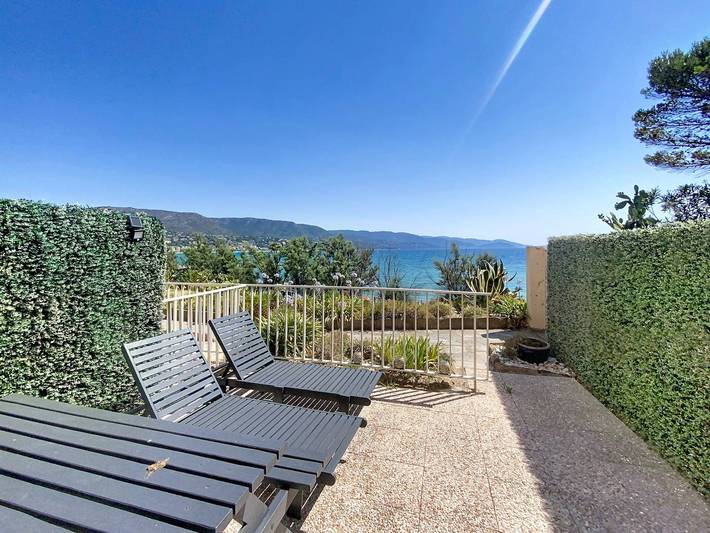 Location de vacances pour 4 personnes, avec Terrasse à Bormes-les-Mimosas